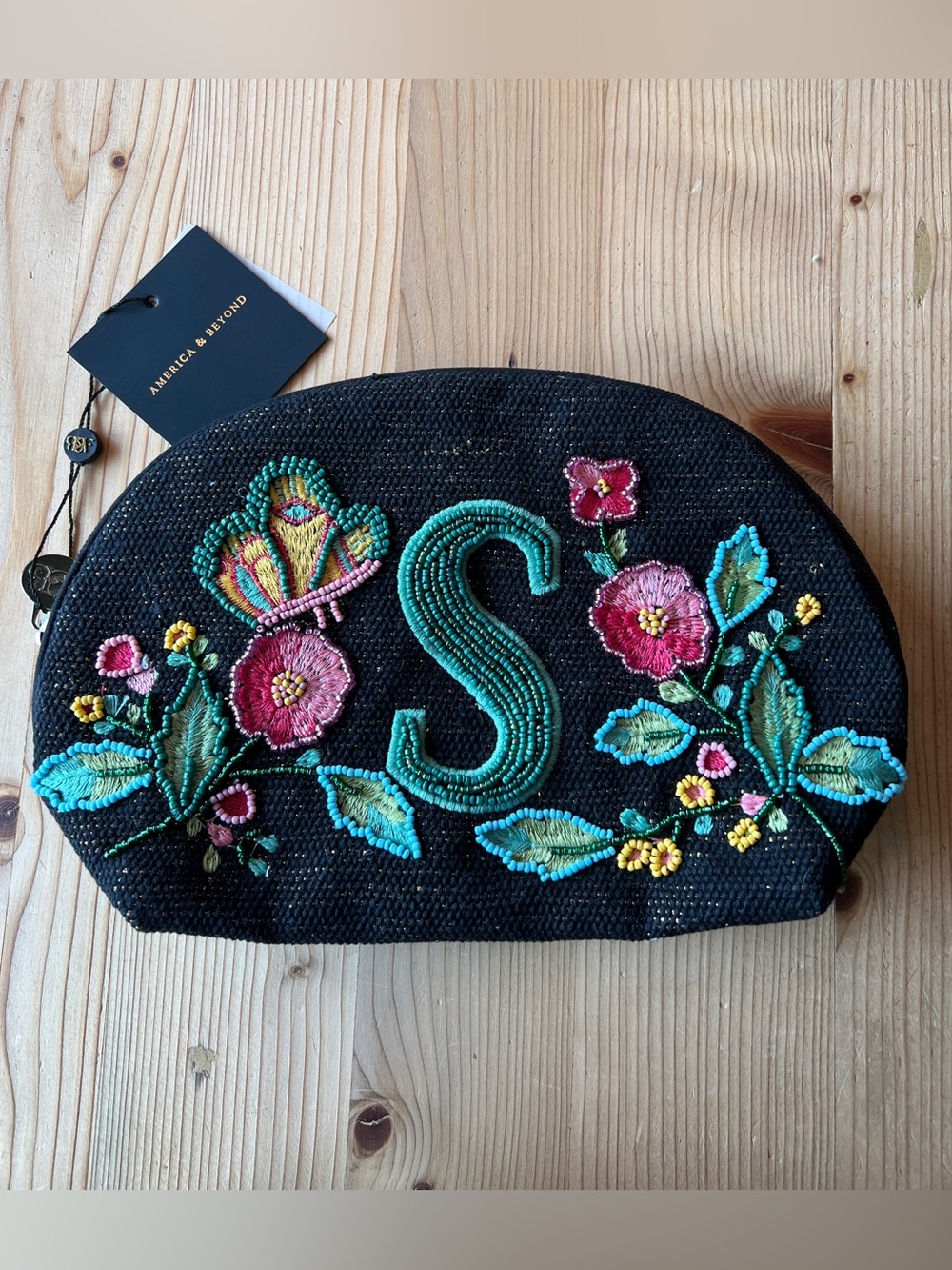 America & Beyond S Initial Pouch - 🖤